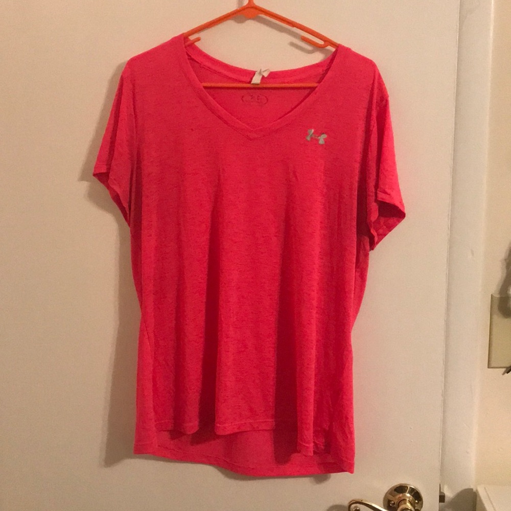 XL under armour top